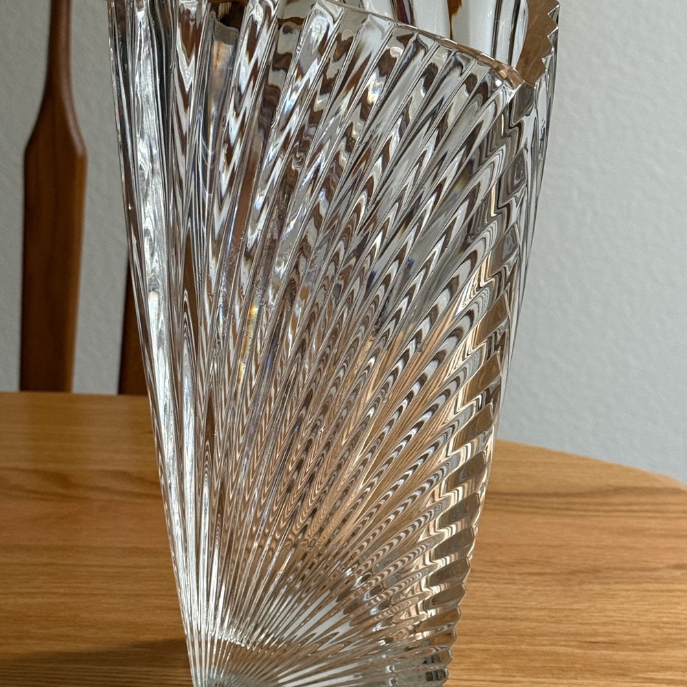 Mikasa Clear Swirl Textured Glass Vase